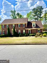 2361 Ciji Circle, Snellville, GA 30039