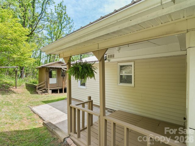 160 Cooper Street, Canton, NC 28716