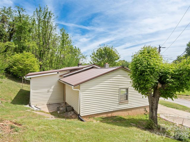 160 Cooper Street, Canton, NC 28716