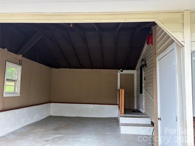 160 Cooper Street, Canton, NC 28716