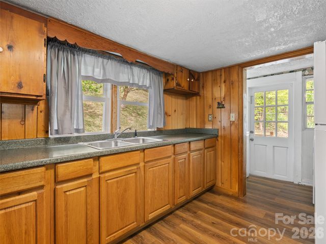 160 Cooper Street, Canton, NC 28716