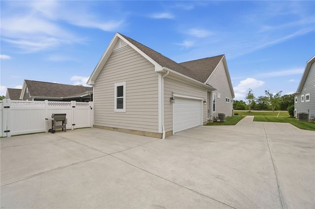4019 Pepperwell Circle, Sugarcreek Twp, OH 45440
