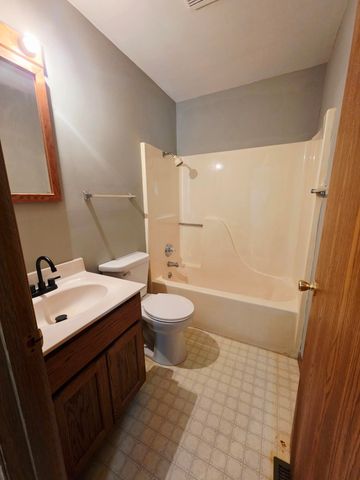 225 PATTON ST, Montgomery City, MO 63361