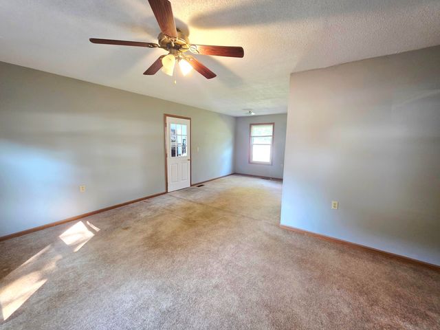 225 PATTON ST, Montgomery City, MO 63361
