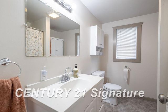 7151 N Seymour Road, Flushing, MI 48433