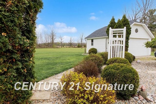 7151 N Seymour Road, Flushing, MI 48433