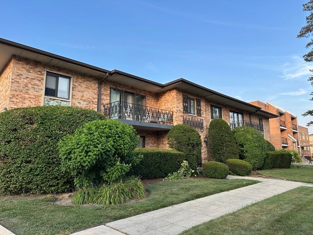 1033 Busse Highway 2A, Park Ridge, IL 60068