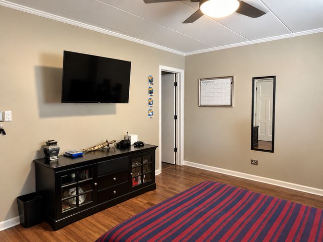 1033 Busse Highway 2A, Park Ridge, IL 60068