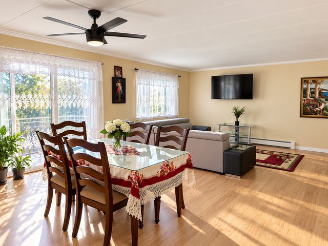1033 Busse Highway 2A, Park Ridge, IL 60068