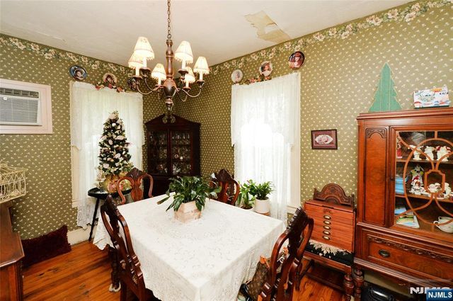 10 Ackerman Avenue, Emerson, NJ 07630
