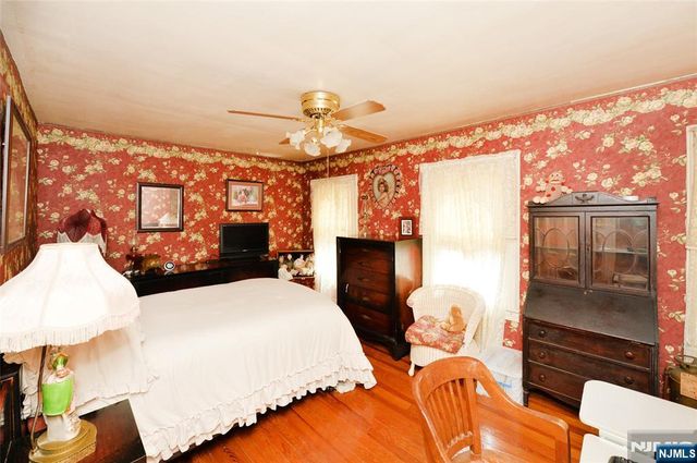 10 Ackerman Avenue, Emerson, NJ 07630