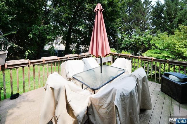 10 Ackerman Avenue, Emerson, NJ 07630