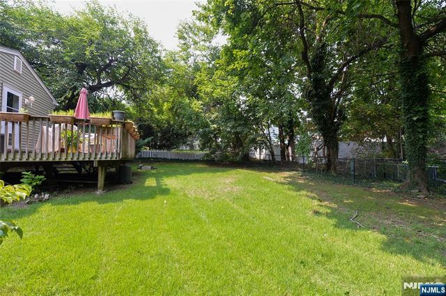 10 Ackerman Avenue, Emerson, NJ 07630