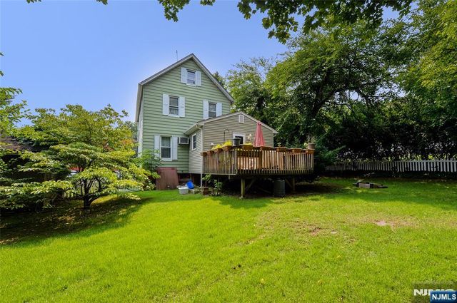 10 Ackerman Avenue, Emerson, NJ 07630