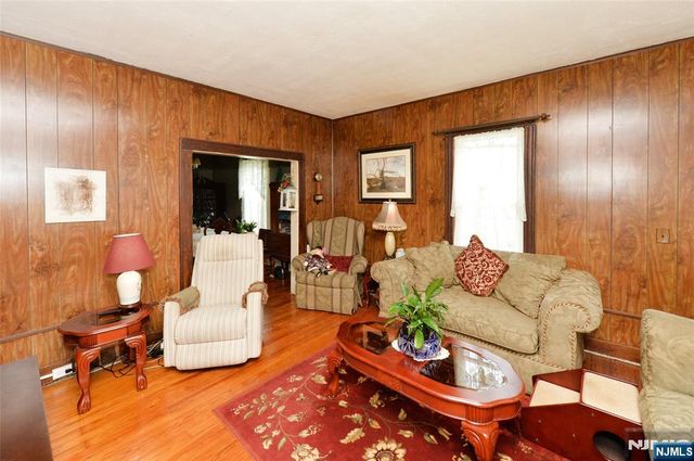 10 Ackerman Avenue, Emerson, NJ 07630