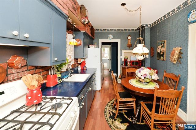 10 Ackerman Avenue, Emerson, NJ 07630