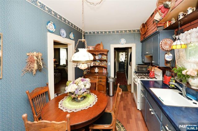 10 Ackerman Avenue, Emerson, NJ 07630