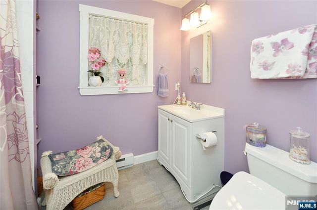 10 Ackerman Avenue, Emerson, NJ 07630