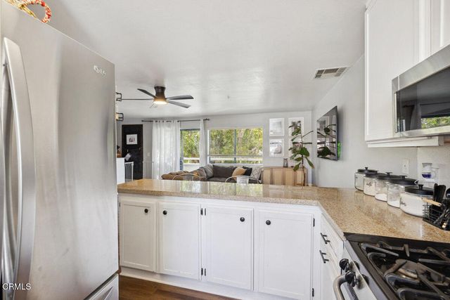 877 S B Street, Oxnard, CA 93030