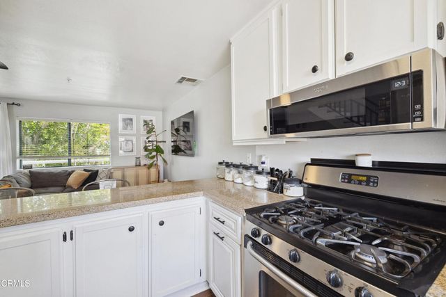 877 S B Street, Oxnard, CA 93030