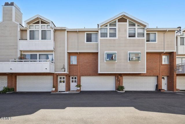 877 S B Street, Oxnard, CA 93030