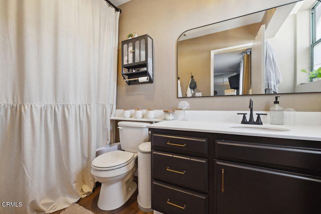 877 S B Street, Oxnard, CA 93030