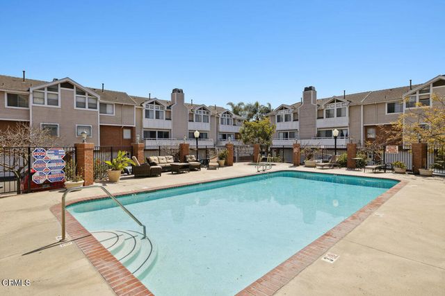 877 S B Street, Oxnard, CA 93030