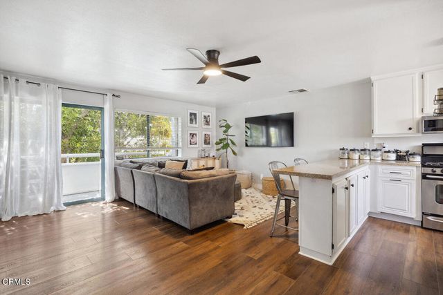 877 S B Street, Oxnard, CA 93030