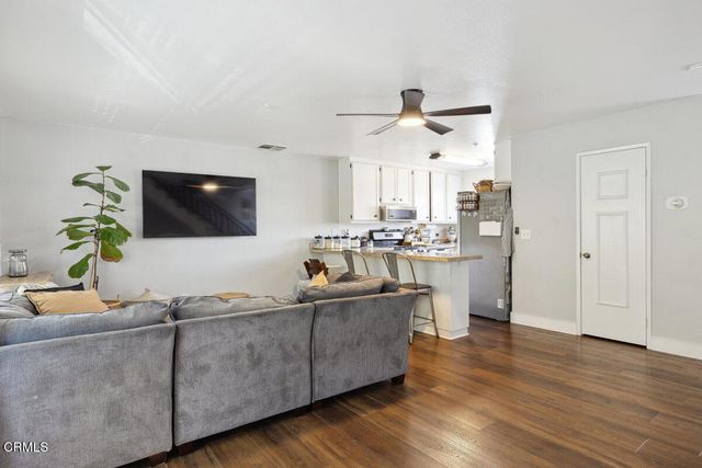 877 S B Street, Oxnard, CA 93030