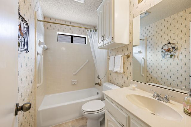 1828 Realistic Court, Bedford, TX 76021