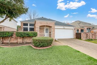 1828 Realistic Court, Bedford, TX 76021