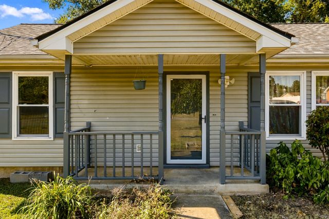 613 Cedar Bend Ln, La Vergne, TN 37086
