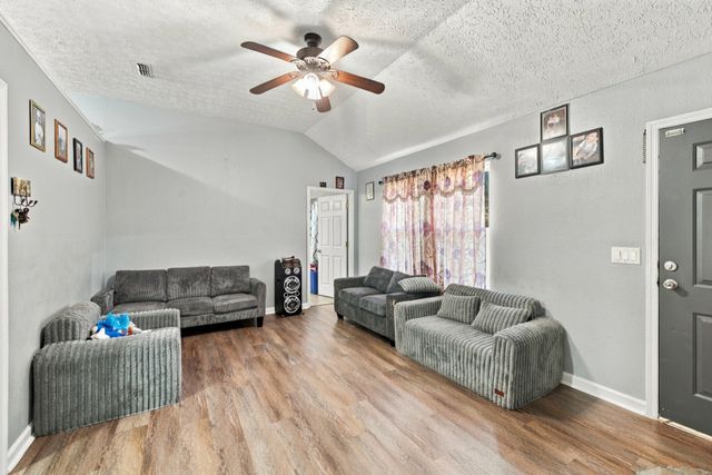 613 Cedar Bend Ln, La Vergne, TN 37086