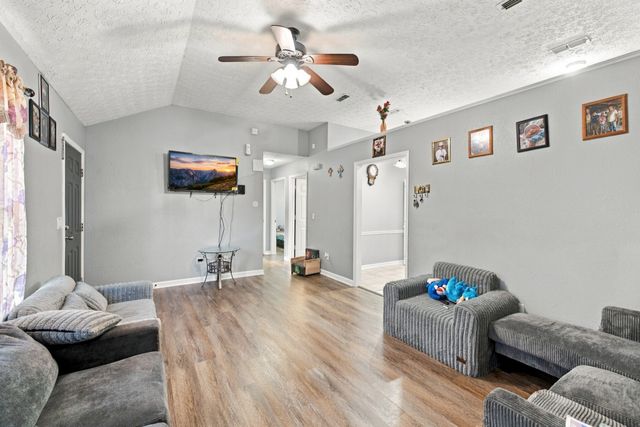 613 Cedar Bend Ln, La Vergne, TN 37086