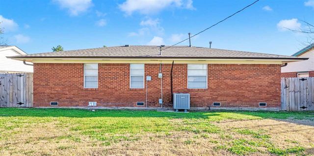 5341 NW Glenn Ave, Lawton, OK 73505