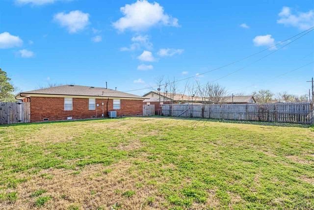 5341 NW Glenn Ave, Lawton, OK 73505