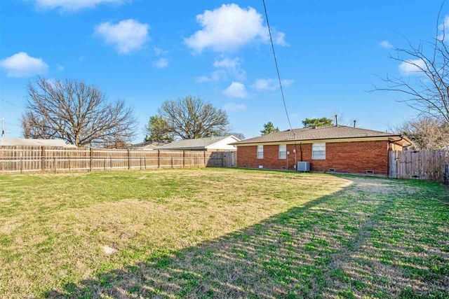 5341 NW Glenn Ave, Lawton, OK 73505