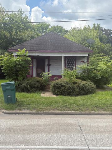1439 Interstate 10 E, Beaumont, TX 77701