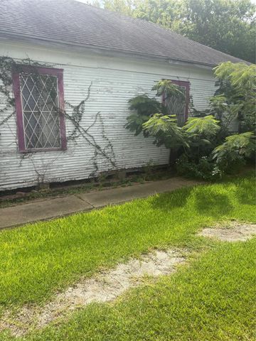 1439 Interstate 10 E, Beaumont, TX 77701