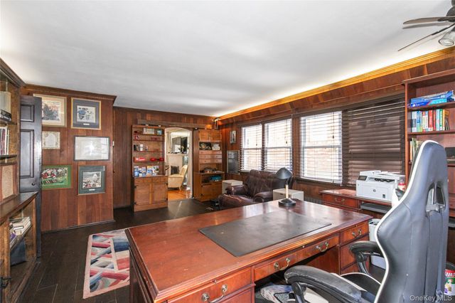 8 Plymouth Road, Great Neck, NY 11023