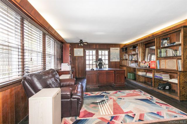 8 Plymouth Road, Great Neck, NY 11023