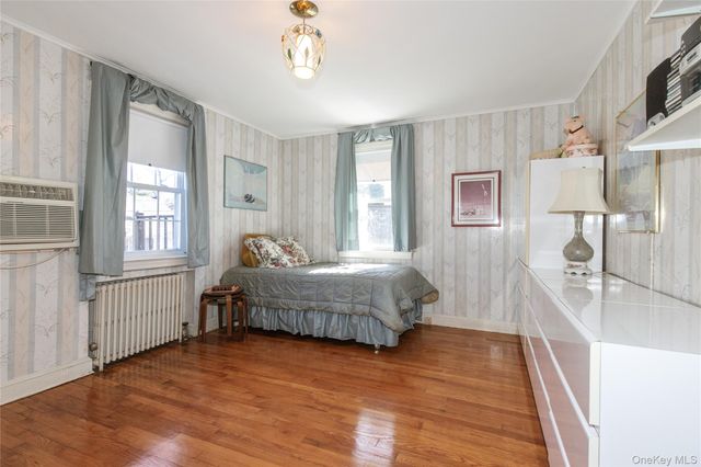 8 Plymouth Road, Great Neck, NY 11023