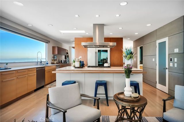 121 16th Street, Manhattan Beach, CA 90266
