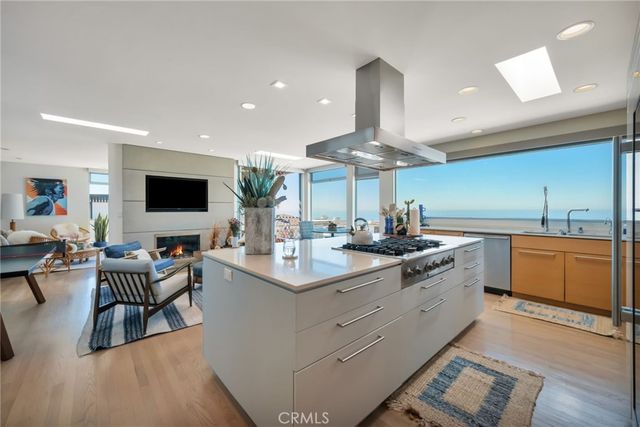 121 16th Street, Manhattan Beach, CA 90266