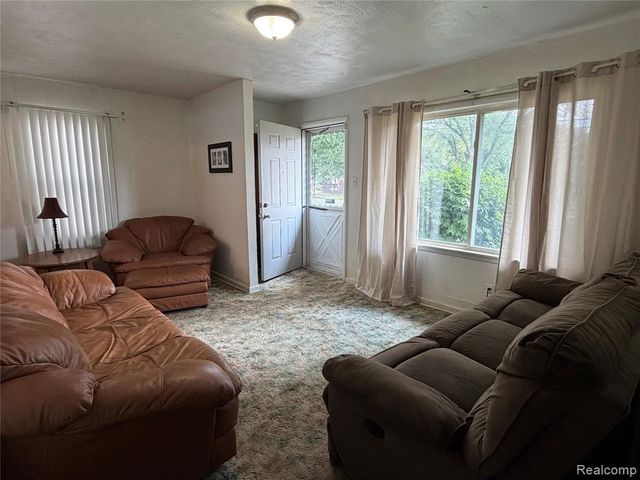 2065 Brady Avenue, Burton, MI 48529