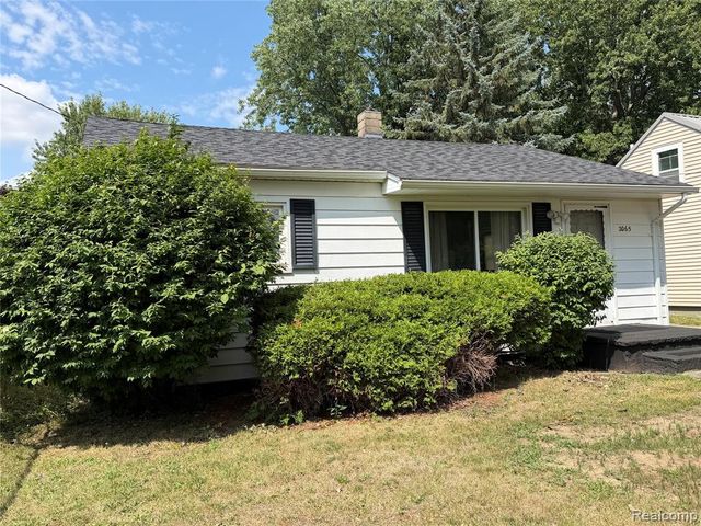 2065 Brady Avenue, Burton, MI 48529