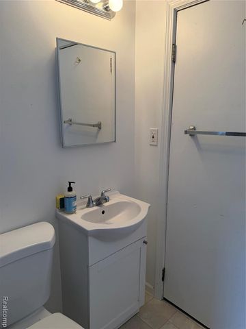 2065 Brady Avenue, Burton, MI 48529