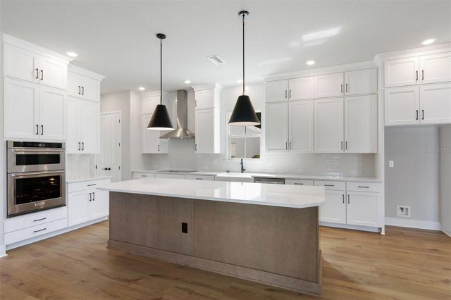 246 44TH AVENUE N, St Petersburg, FL 33703