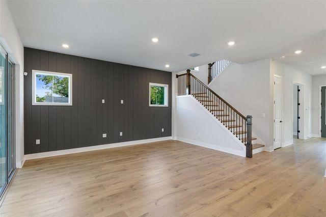 246 44TH AVENUE N, St Petersburg, FL 33703