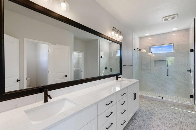 246 44TH AVENUE N, St Petersburg, FL 33703